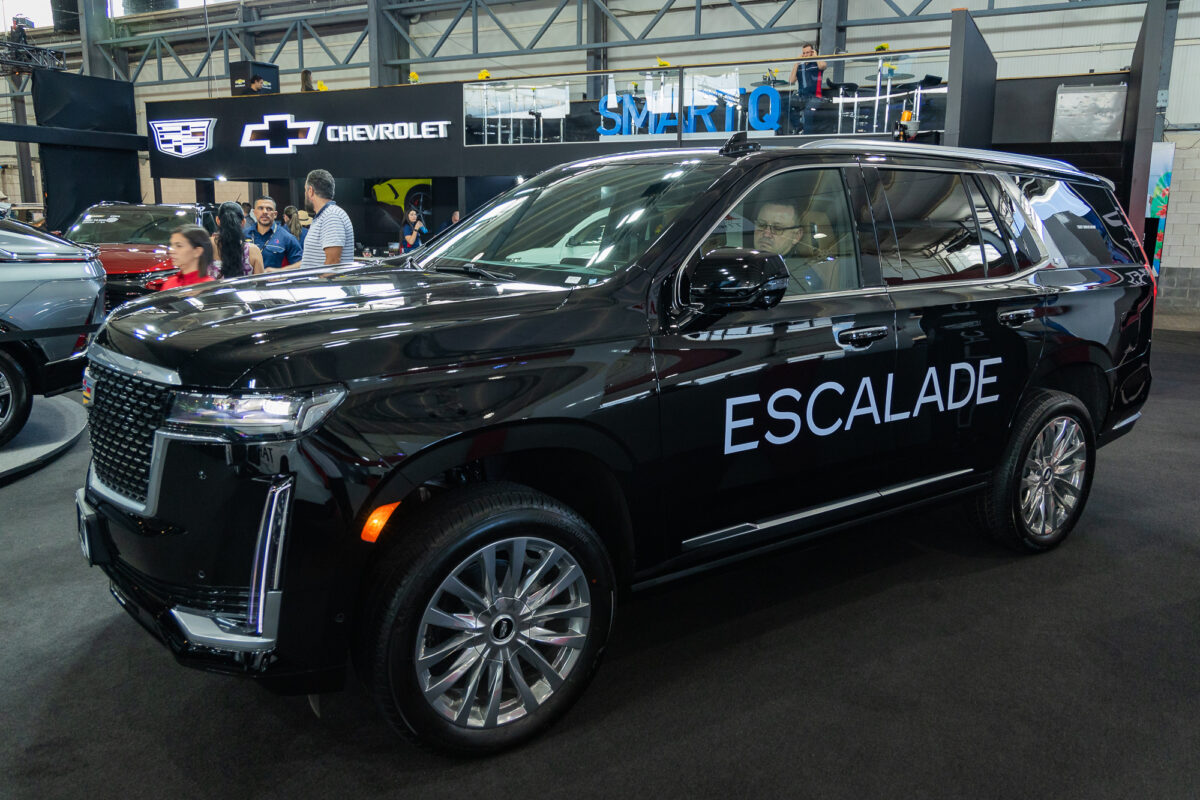 Cadillac presenta su primer auto eléctrico en Expomóvil